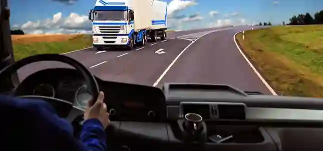 Safe-driving-rental-truck-driver Safe driving rental truck driver 1